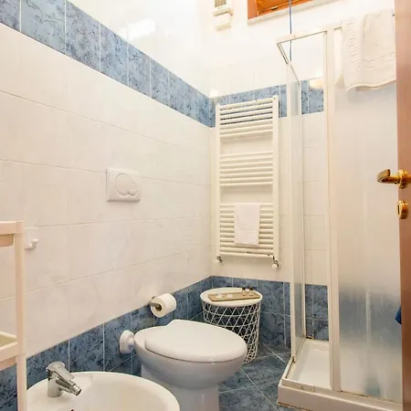 Apartment Altido Colorful Studio For 4 Near Leaning Tower With Parking